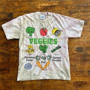 Online Ceramics veggies tshirt, men’s size medium, like new